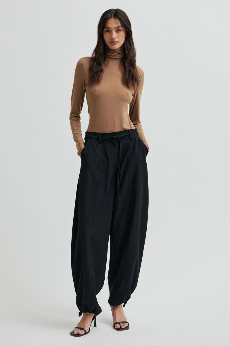 Matima T-Neck Tee