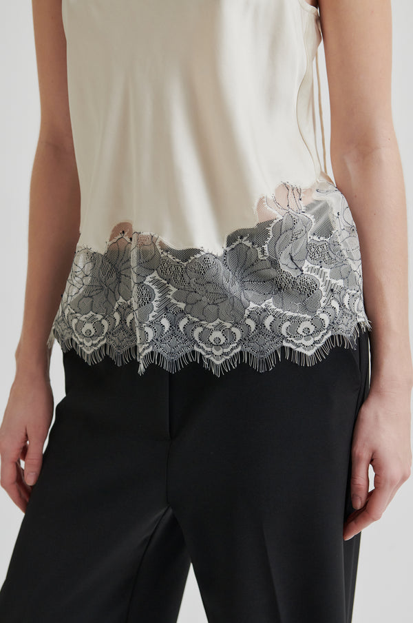 Wila Strap Top