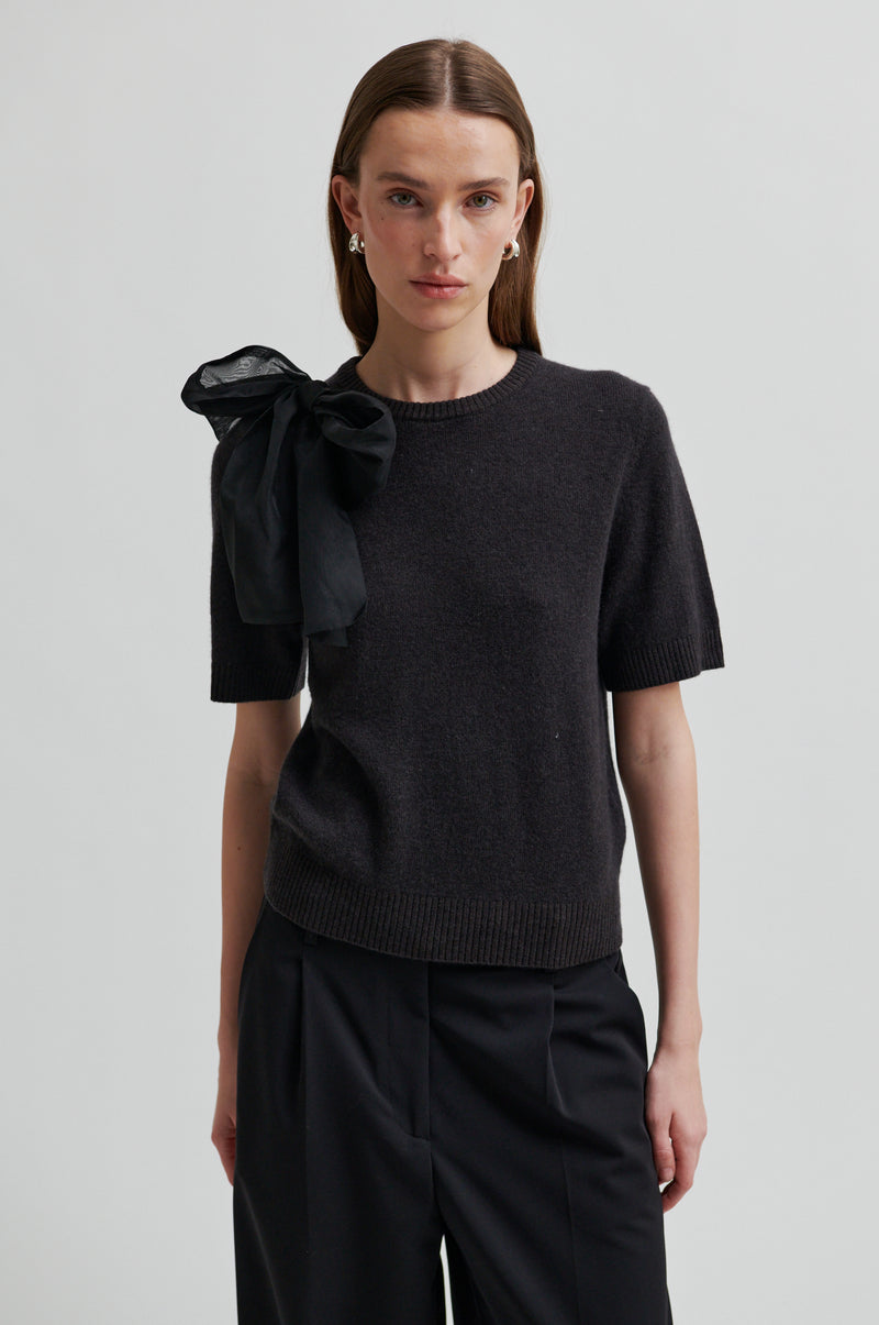 Leara Knit O-Neck