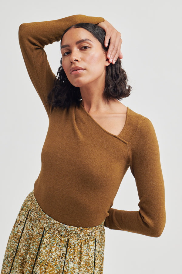 Menthina Knit V-Neck