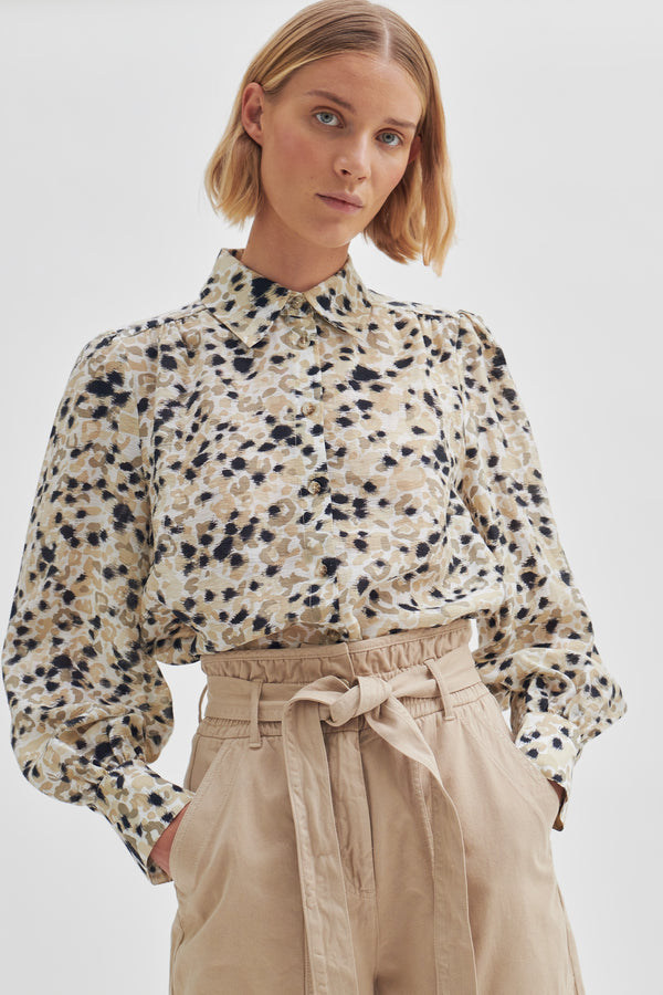 Gaura Shirt