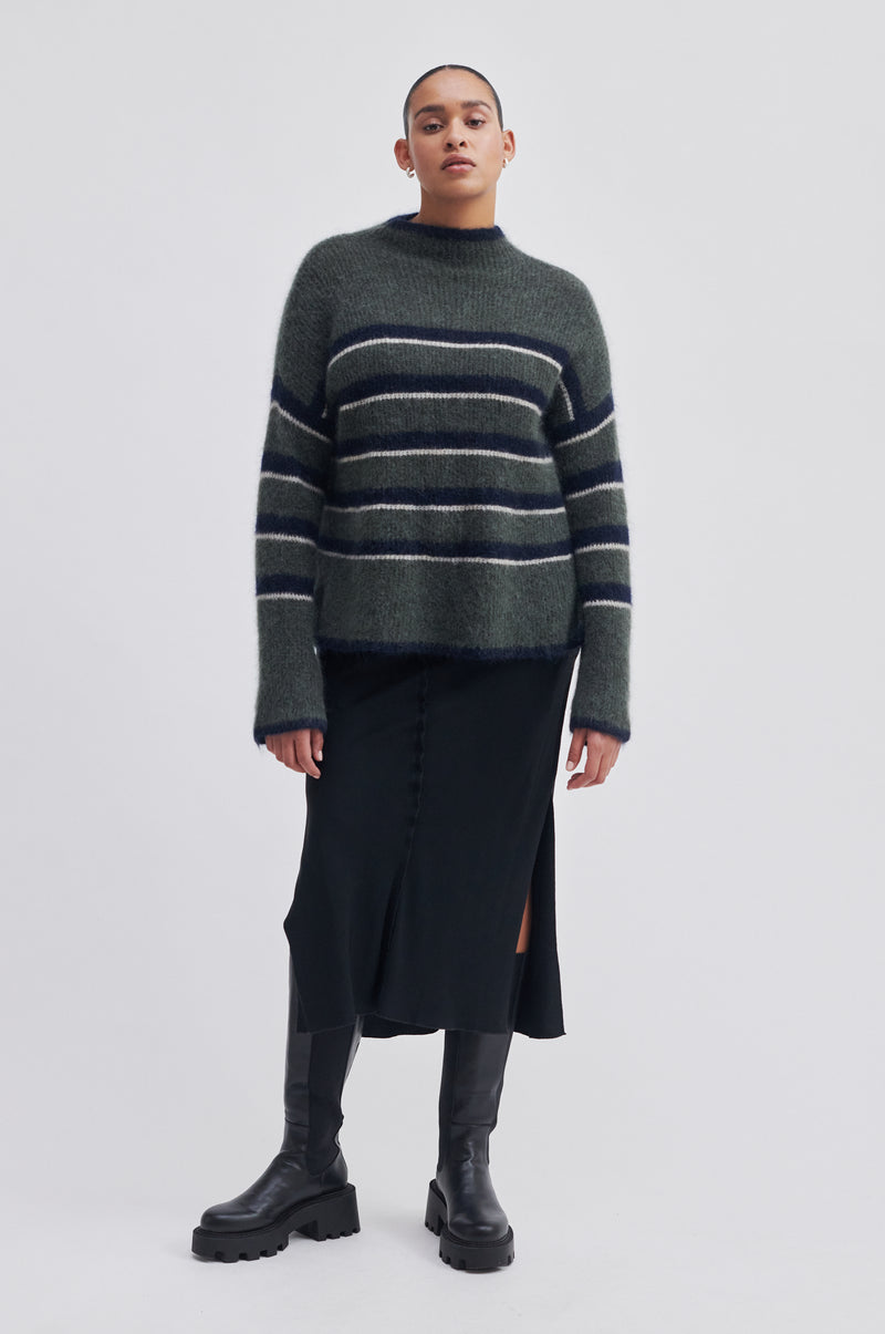 Ovala Knit T-Neck